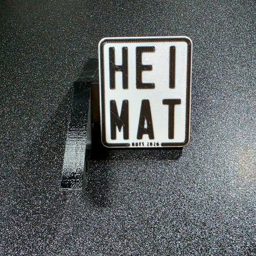 Seitlicher Show-Halter für den Segway ZT3 Pro mit Deko-Schild „HEIMAT“, Schildfläche 53 × 65 mm